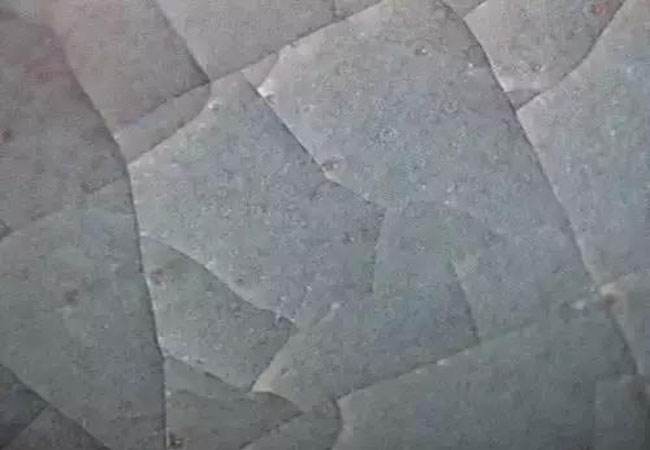 在陶瓷坯体中玻璃与气泡有什么关系